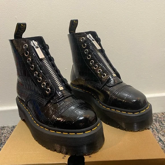 Martens Shoes Rare Doc Martens Sinclair Croc Platform